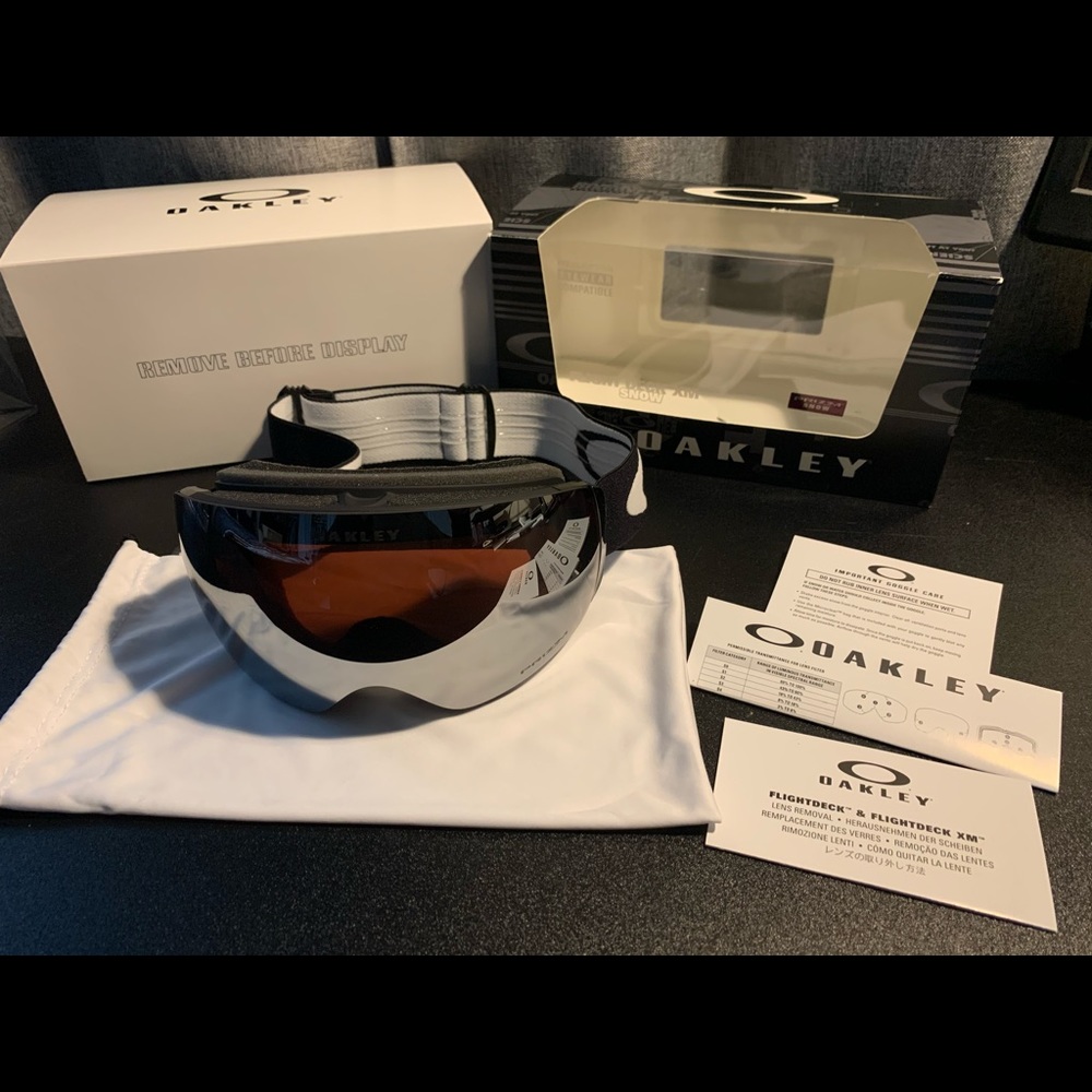 BRAND NEW Oakley Flight Deck XM Snow Goggles